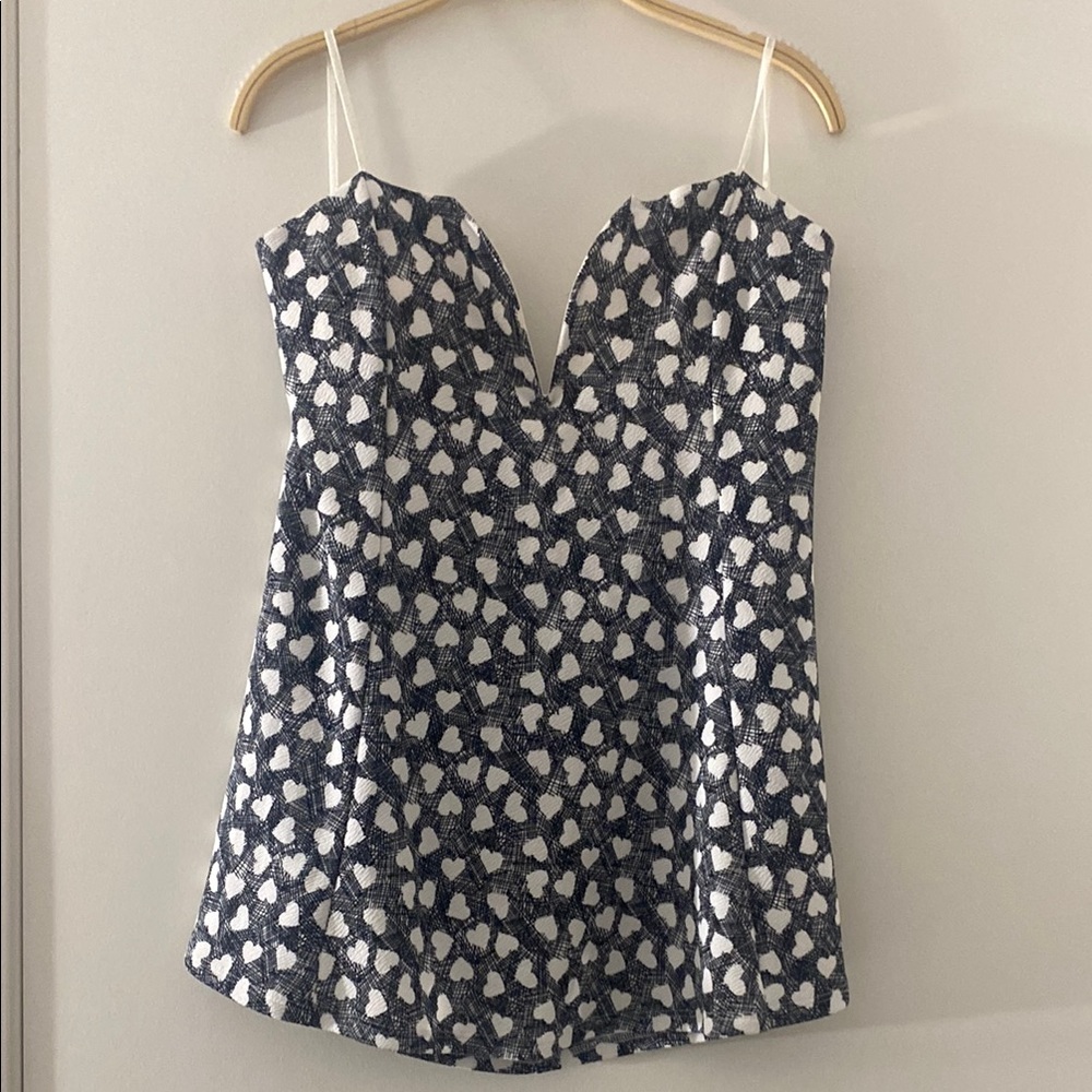 🆕 SKY PLUS Elegant Black and White Women's Top